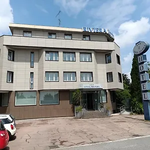 Riviera Hotel