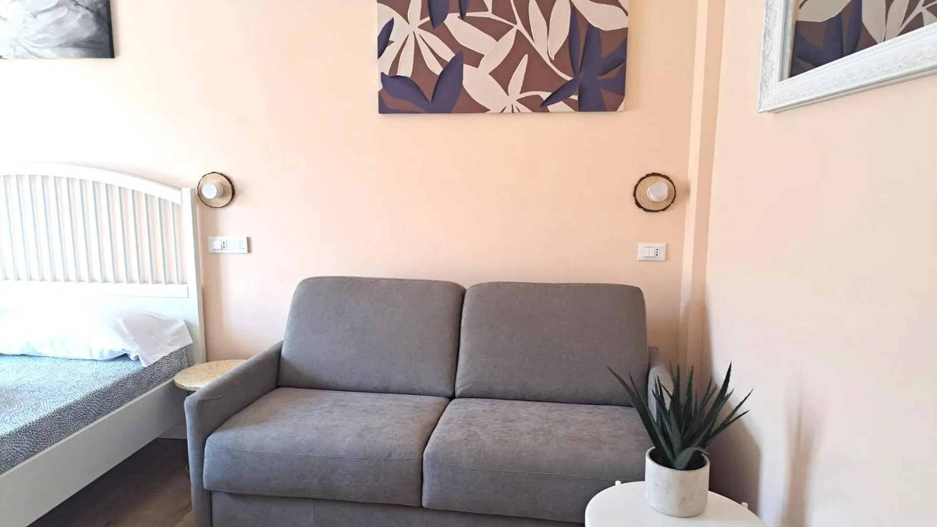 Guest house Glam Milan Linate Airport Hotel Segrate Italy