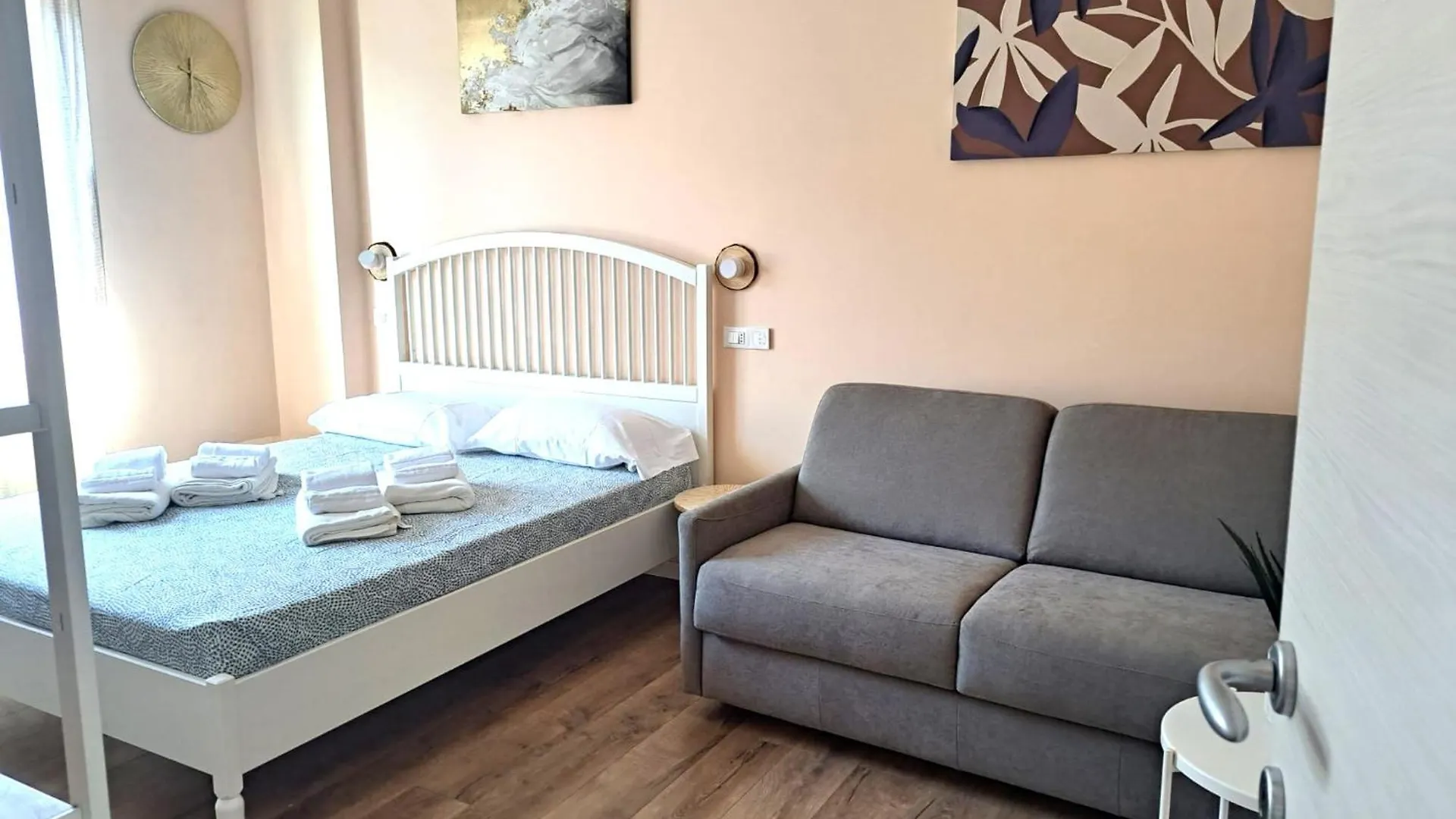 Glam Milan Linate Airport Hotel Segrate Guest house